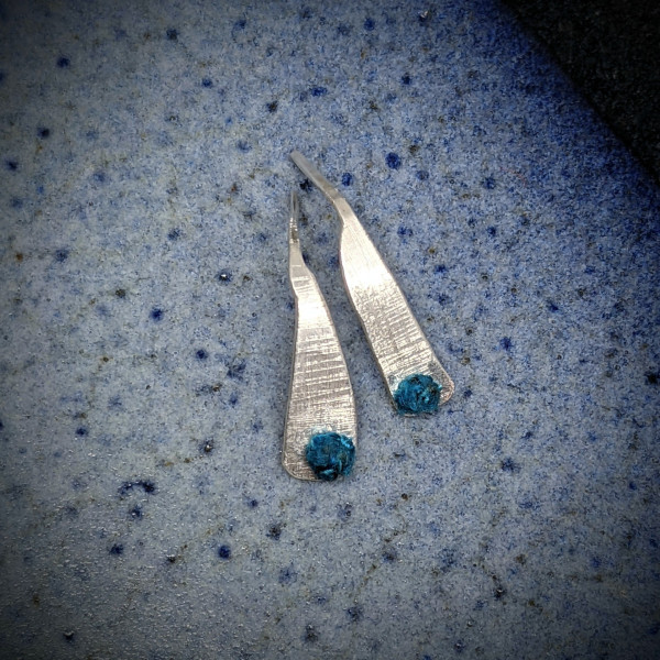 Gouttes grav&eacute;es bleues