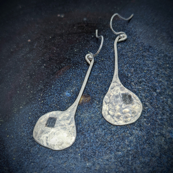 Lune grav&eacute;e