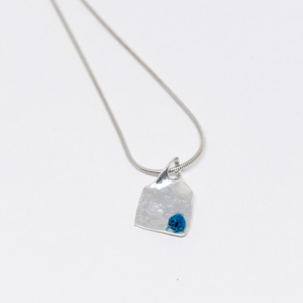 Carr&eacute; boule de soie bleue
