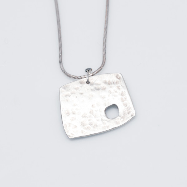 Pendentif Lune carr&eacute;
